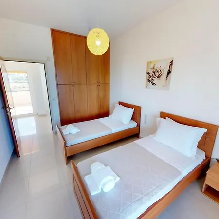 Angelika Two-storey House With Pool For 7 *